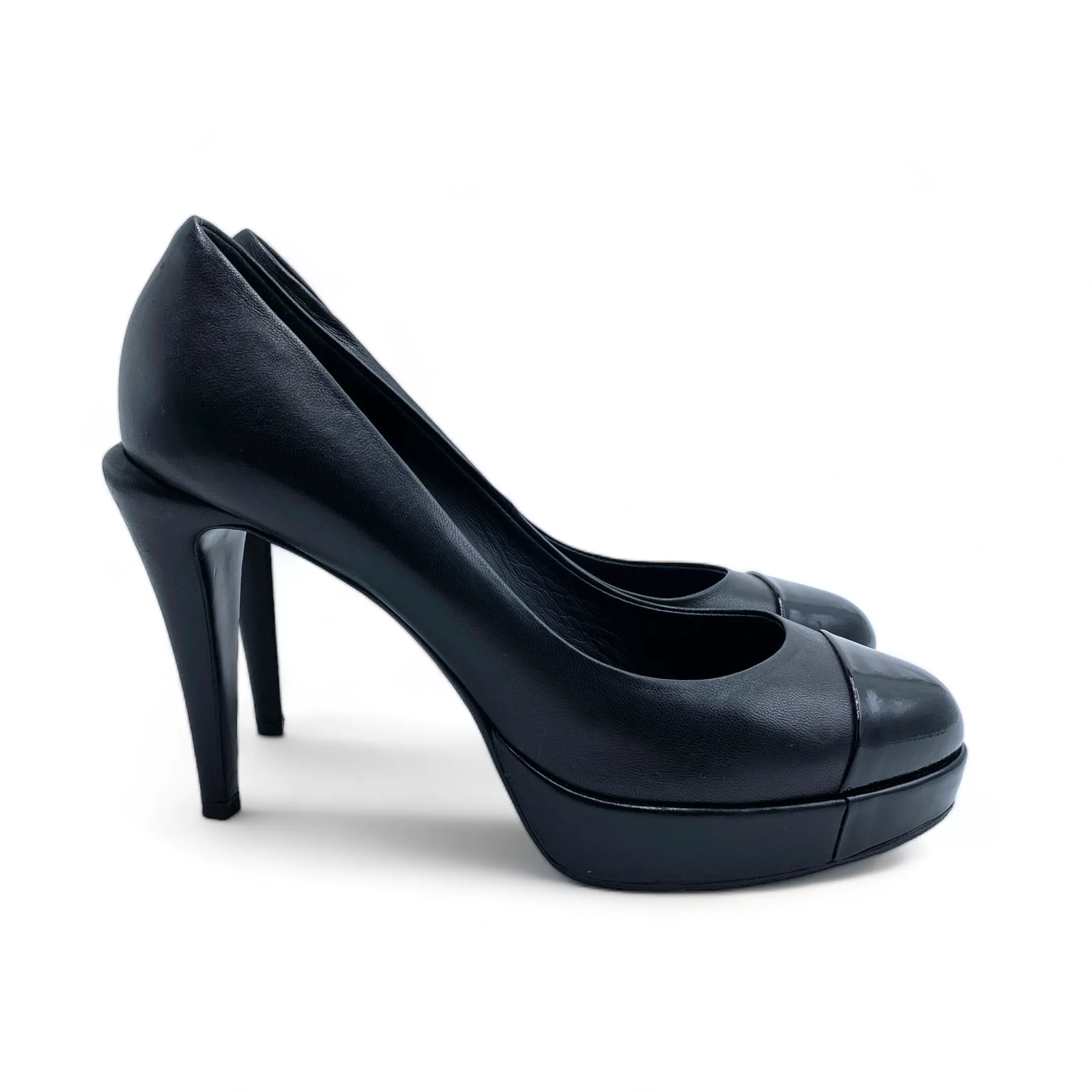 CHANEL CAP TOE PUMPS EU 38.5/ UK 5.5