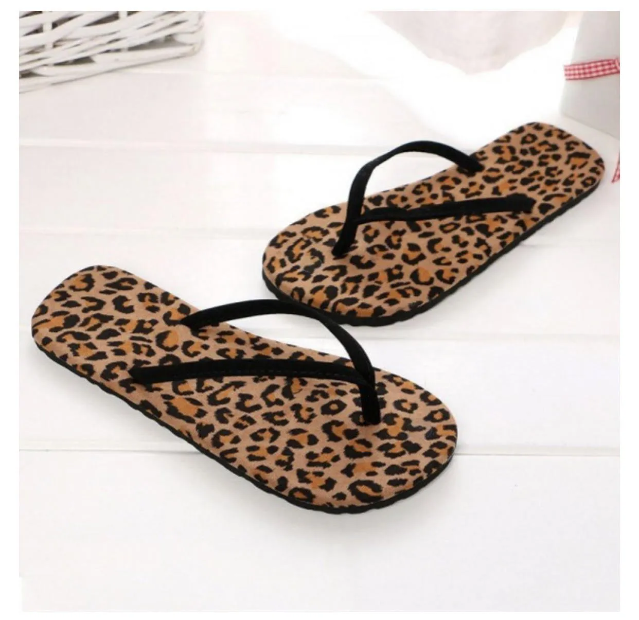 LIVE IT UP WOMEN'S FLIP FLOPS