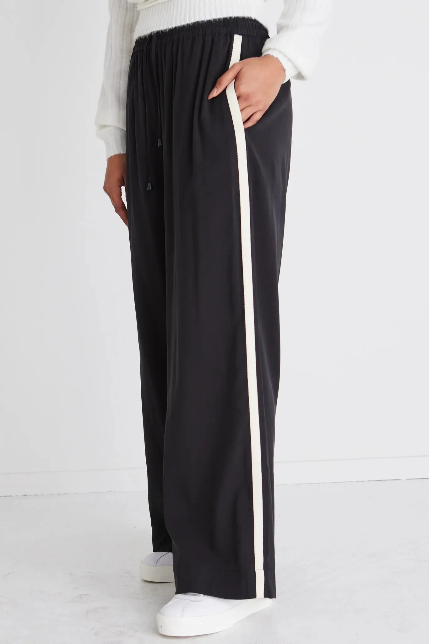 Townie Stripe Side Tape Wide Leg Pants - Black