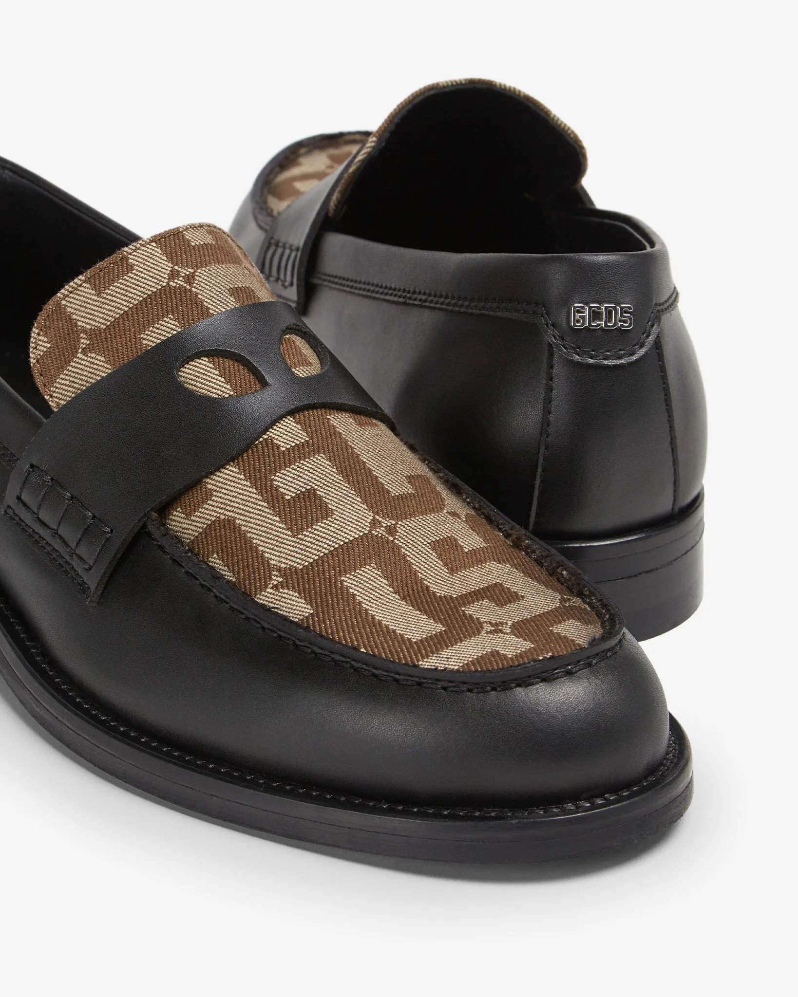 Wirdo Gcds Monogram Loafers